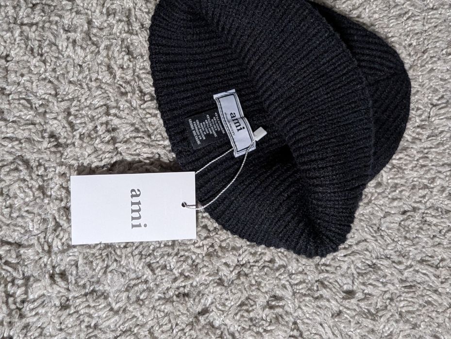 Шапка Ami  сіра / чорна