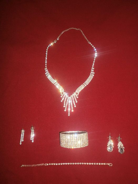 Набор  украшений