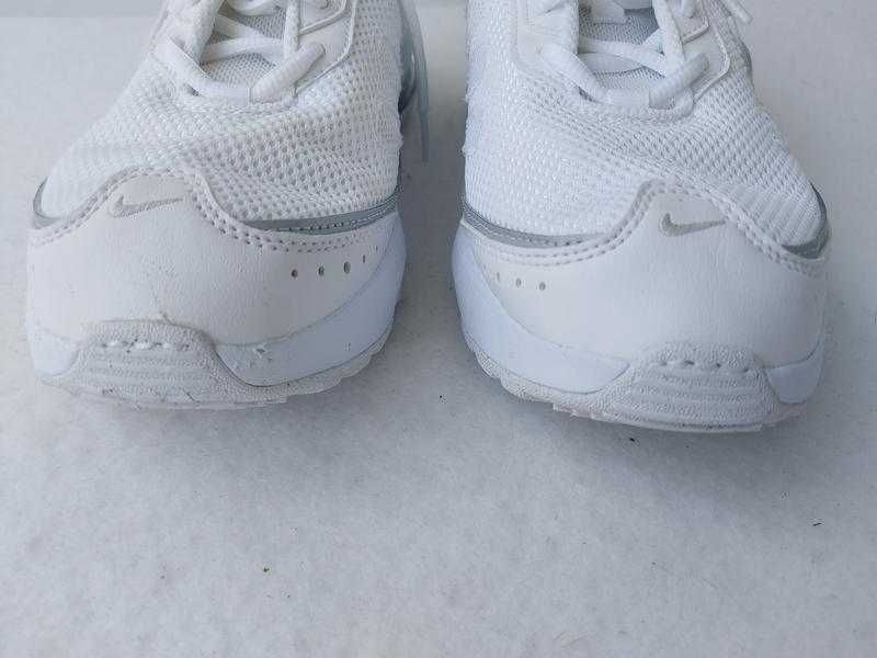 Жіночі білі кросівки nike wmns nike air max ap