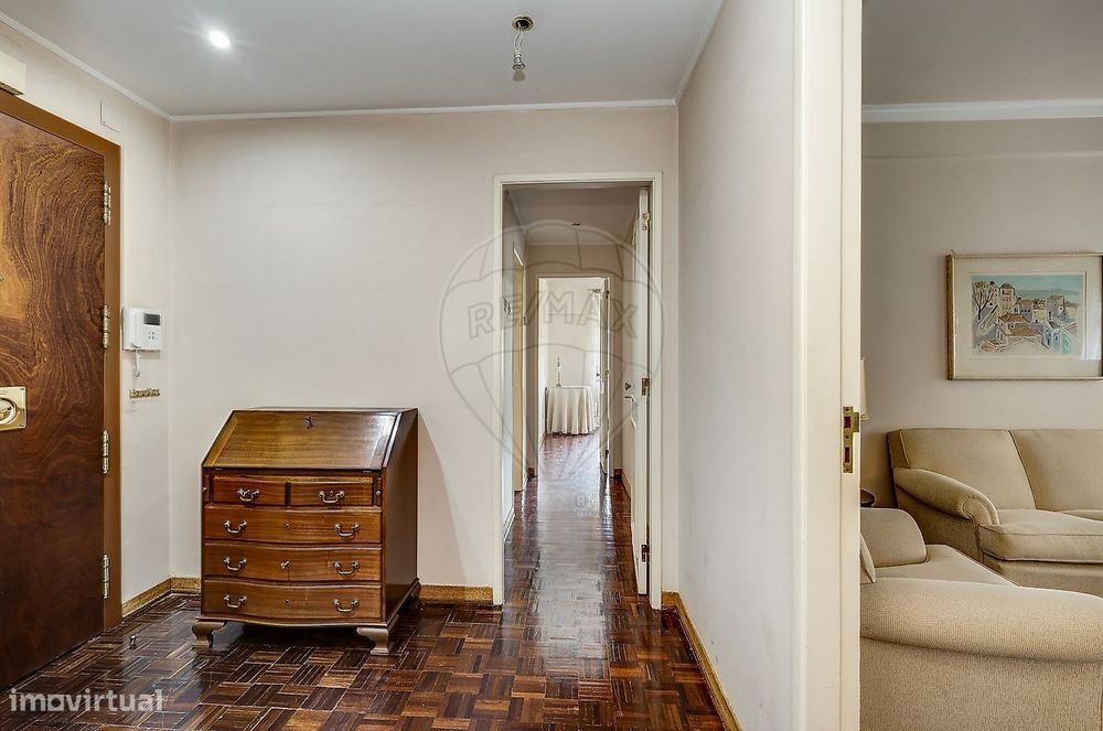 Apartamento T4 para arrendamento