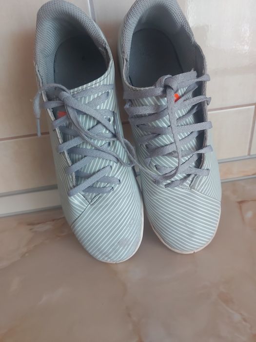Halówki adidas chłopięce 38
