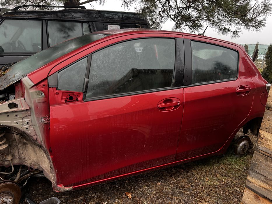 Toyota Yaris 1.5 hybryda części, silnik, drzwi