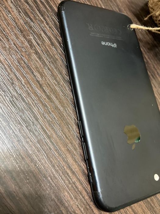 Телефон смартфон Apple iPhone 7  Black