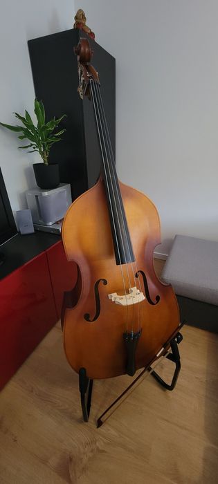 Contrabaixo Amadeus 1/2 + acessórios (como novo)