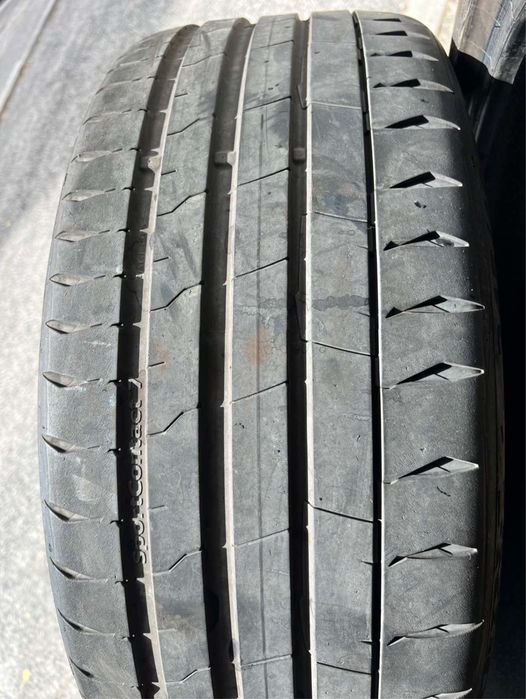 245/40/21 Continental 2 pneus