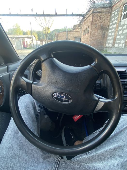 Субару Легаси 1995 автомат 2,5л
