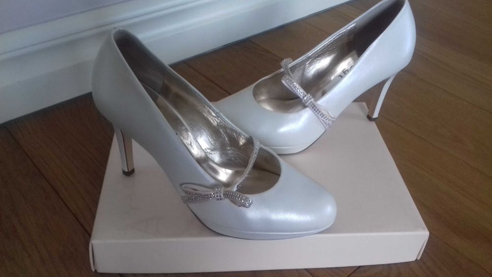 Buty ślubne na obcasie HOGL perłowe rozm 36