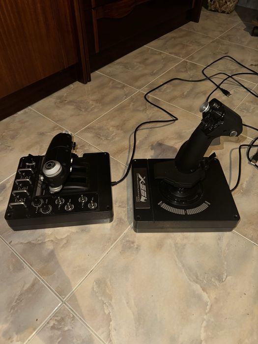 Vendo Joystick Saitek X56 Pro