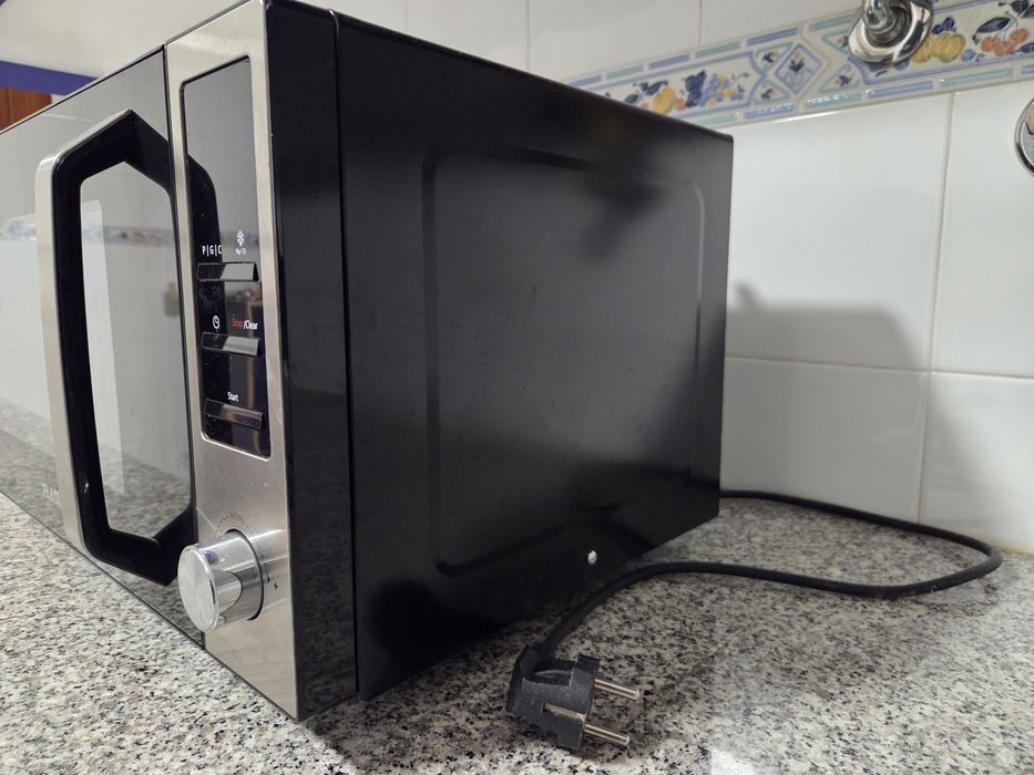 Micro ondas FLAMA 23 L
MICRO ONDAS/GRILL: 800/1000W-23LTS-8