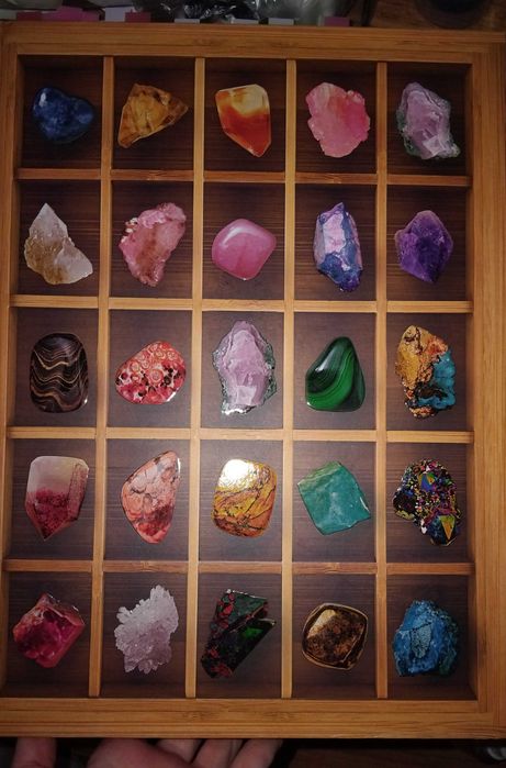 Енциклопедія кристалів Джуді Холл рос