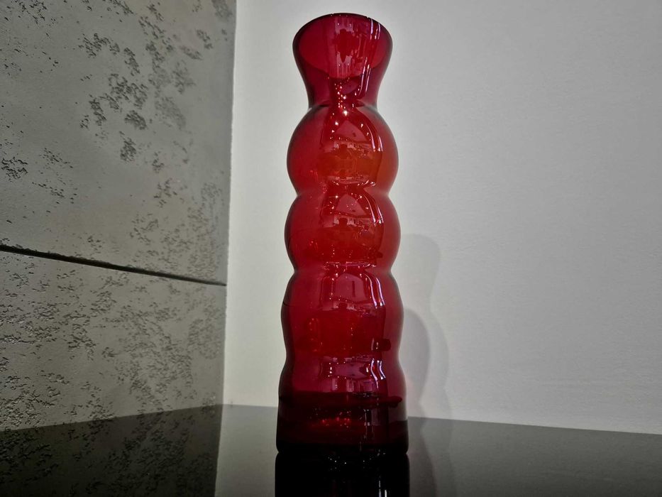 Wazon bałwanek Krawczyk huta Sudety rubinowy  szkło kolorowe RETRO