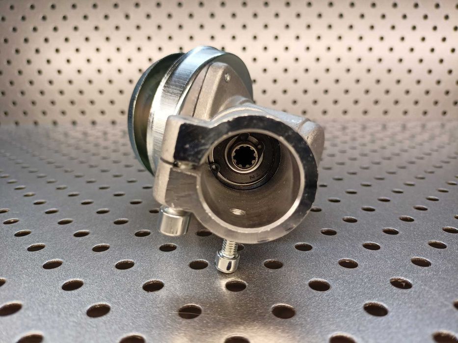 Przekładnia kątowa do kos spalinowych 9 frezów 26mm przekładnia trybów