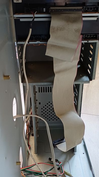 Obudowa od komputera ATX - z napędem DVD i nagrywarką