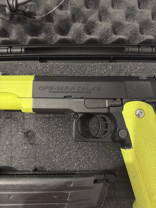 Arma de airsoft praticamente nova