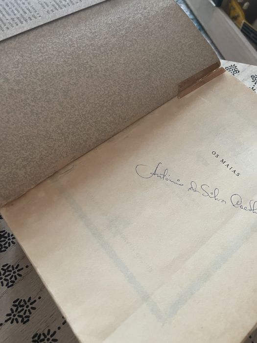 Livro “Os Maias” de Eça de Queirós usado