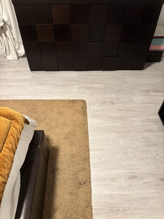 Cama de casal  pele castanho escuro