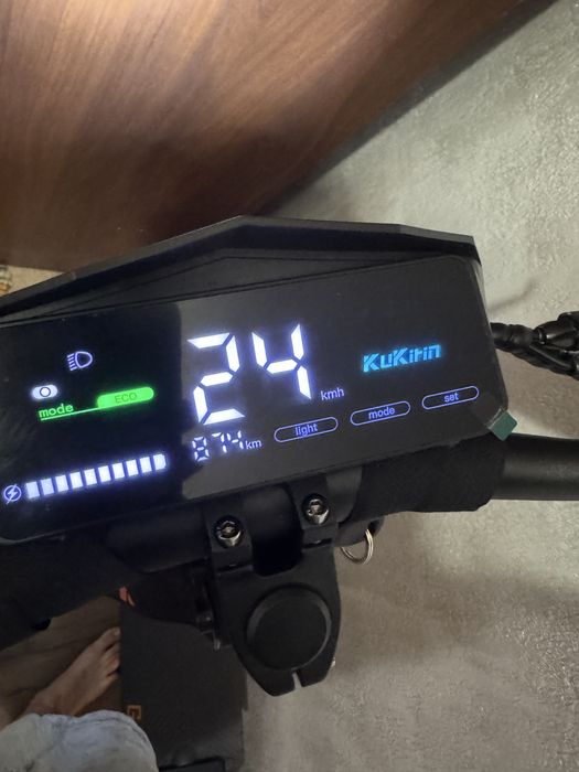 Kugoo Kirin G4 (2000W, 20Ah, 60V)))