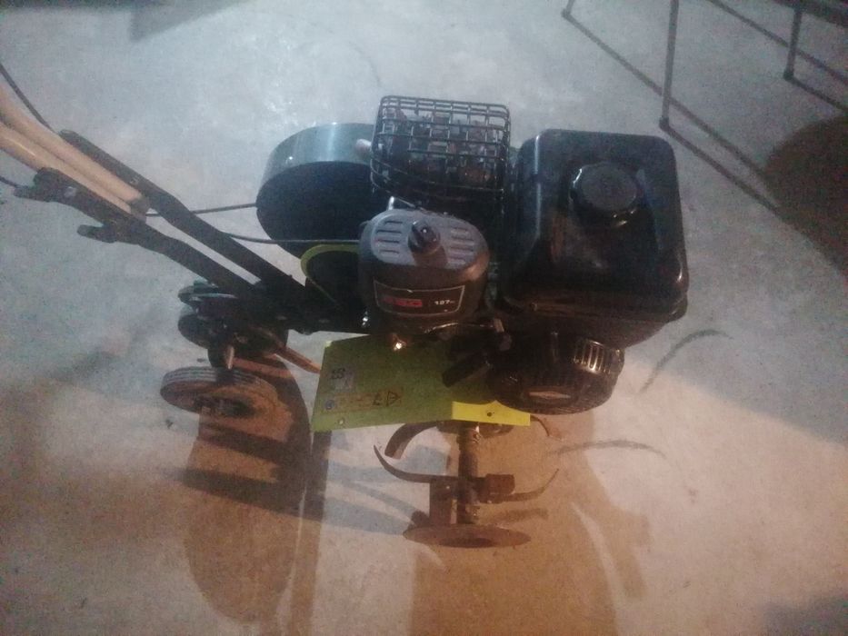 Moto Enxada com motor Briggs & Stratton