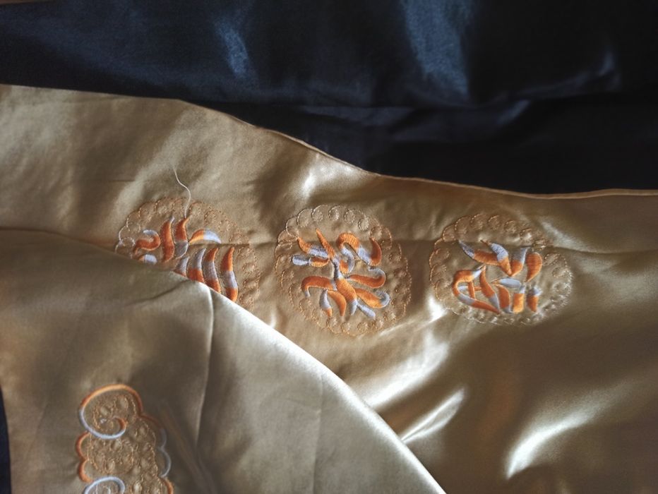 Розкішний халат.