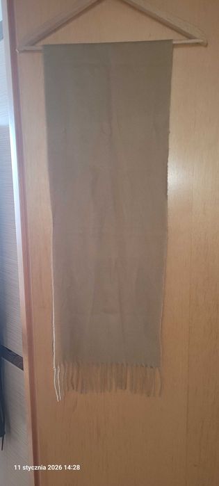 Szal beżowy unisex z frędzlami