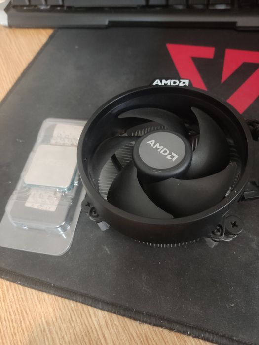Процесор Ryzen 3 3200G + Оригінальний кулер