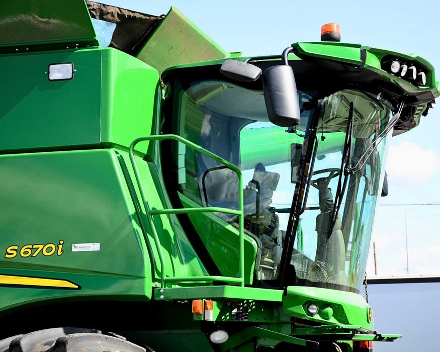 John Deere S670I