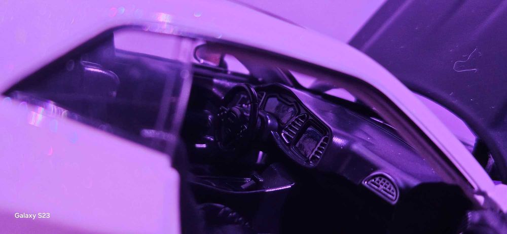 Model dodge challenger  20 cm 7cm
