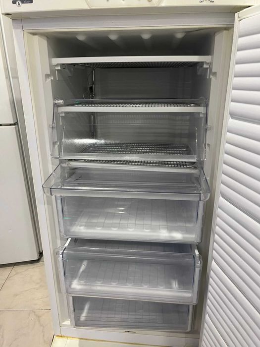 Arca vertical Whirlpool