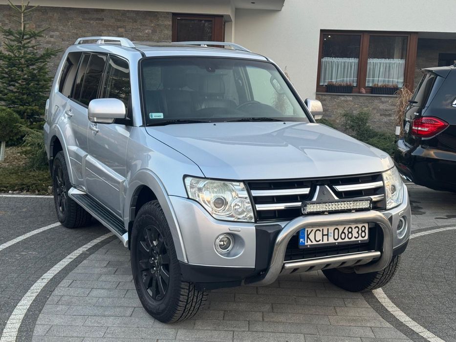 Mitsubishi Pajero V80