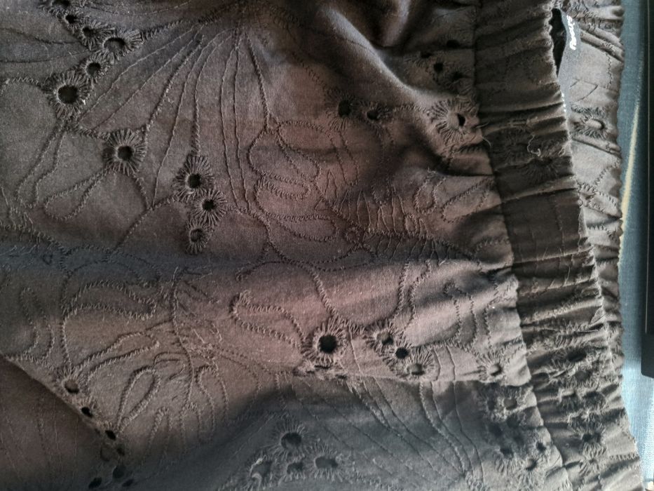 Spódnica czarna midi