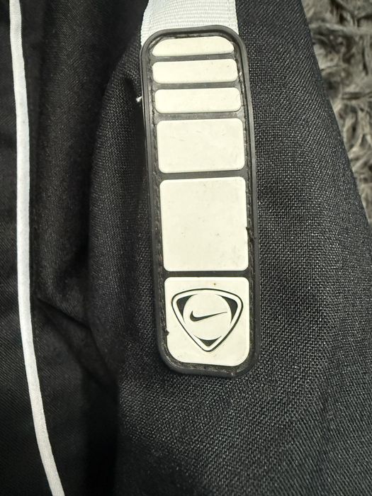 Kurtka ocieplana Nike, M, nowa bez metki