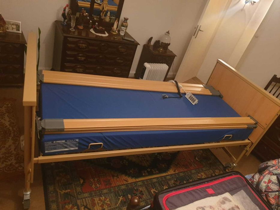 Cama articulada com elevação elétrica + colchão | Nunca usada