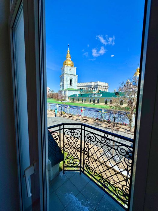 Без% Продам 7-к дворівневу видову квартиру, Трьохсвятительська 13!