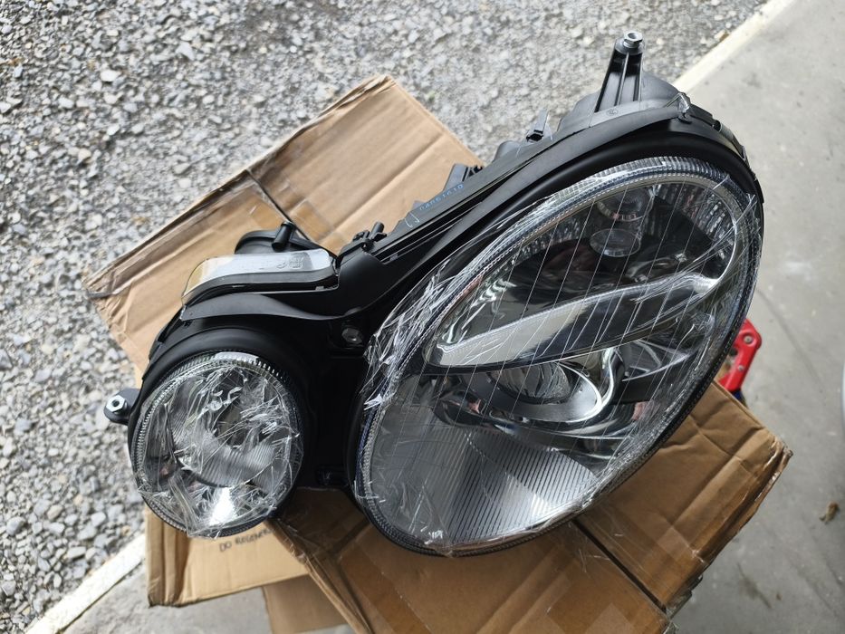 Mercedes E klasa W211 02-05r reflektor lampa lewy przód lewa Nowa Depo