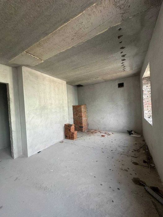 Продається 2кім сирець з балконом у ЖК Краківський!