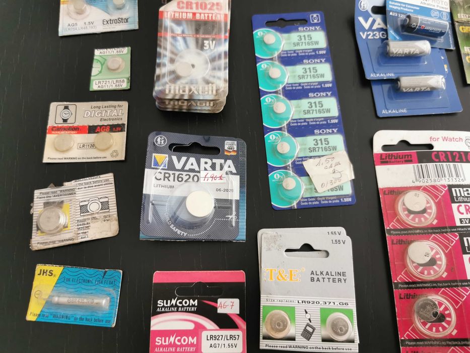 Várias pilhas quase todas novas