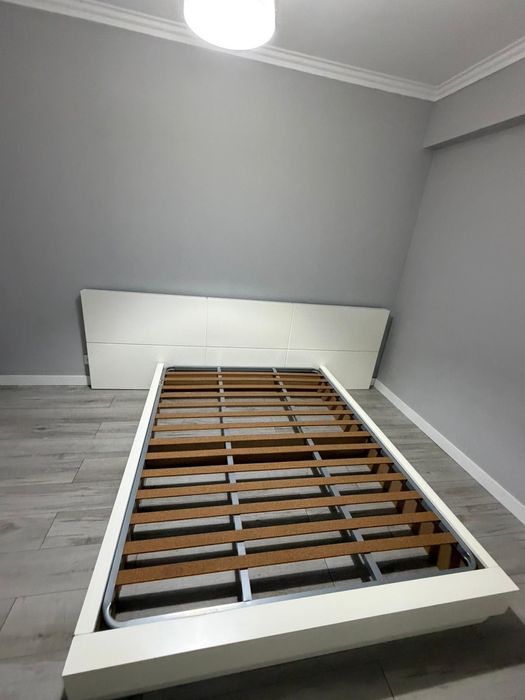 Vendo Cama e colchão