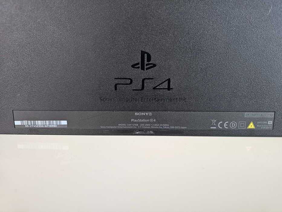 Play station 4 - konsola