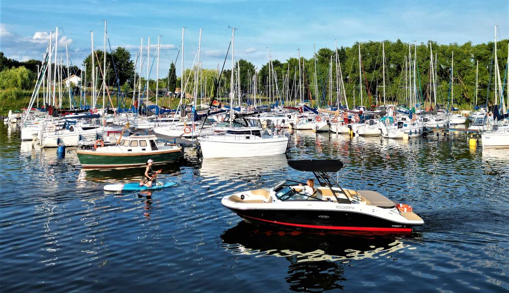 Marina Glamour - lux 3 pok, widok na jezioro, garaż, 5 łóżek, Netflix