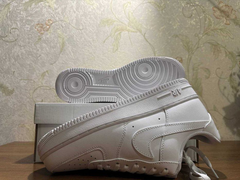 Nike Air Force 1 White