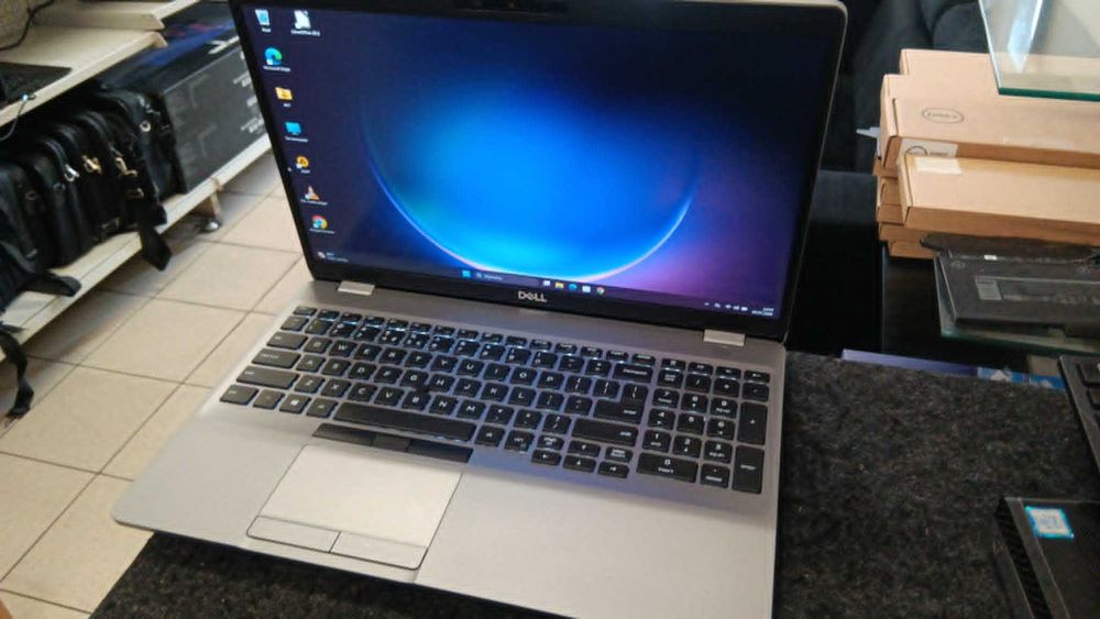 Klasa Biznes Dell 5510 I5 10310U/16gb/256SSD/15.6IPS DOTYK/Windows 11PRO
