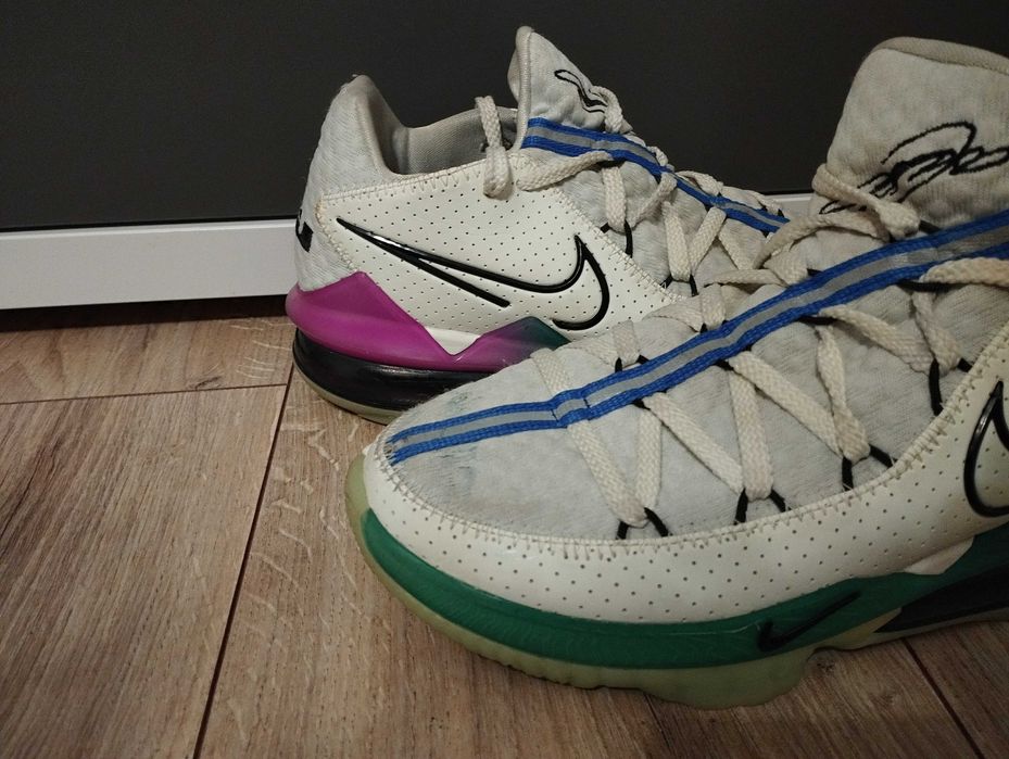 Nike LeBron 17 Low Glow In The Dark size 41