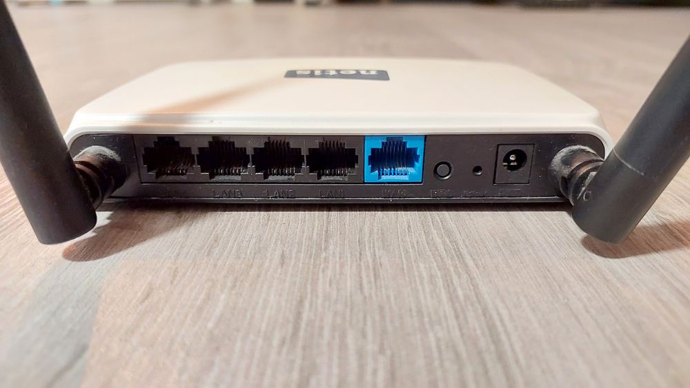 Продам роутер Netis WF2419R
