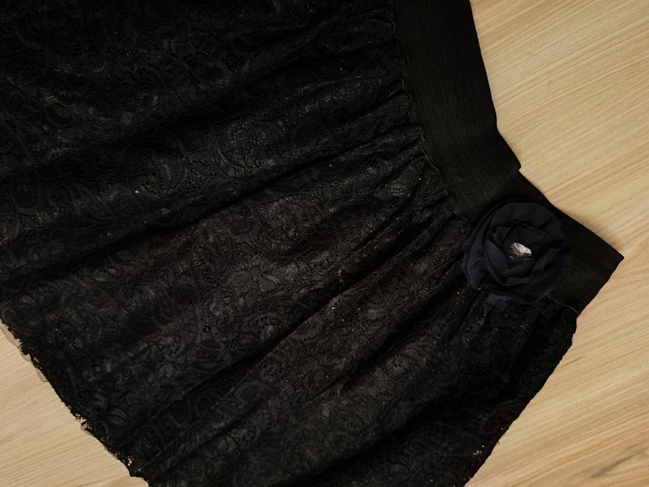 Elegancka czarna koronkowa spódniczka 13-15 lat
