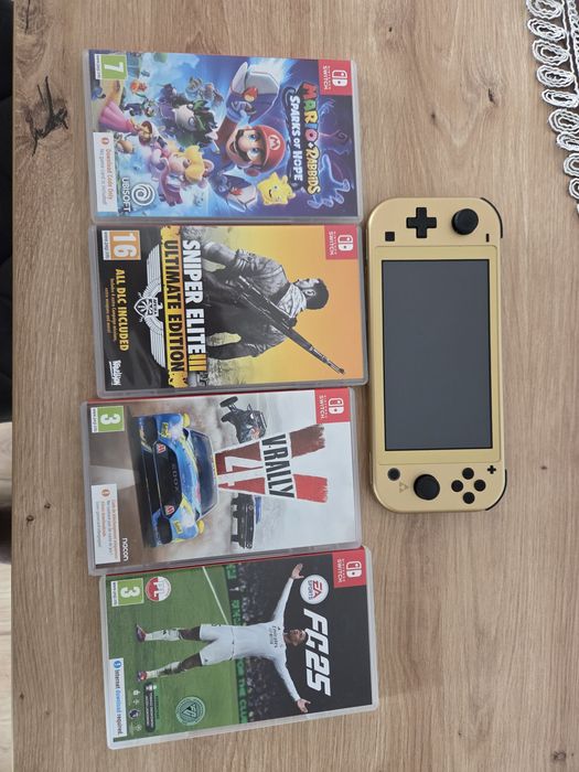 Sprzedam konsole Nintendo Świtach Lite.