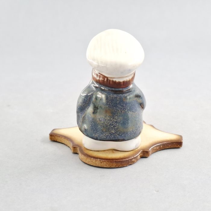 piękna ceramiczna figurka kapitan marynarz
