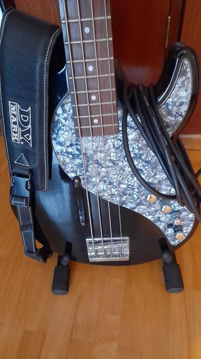 Pack Completo Baixo Elétrico + Amplificador + Mesa e Acessórios