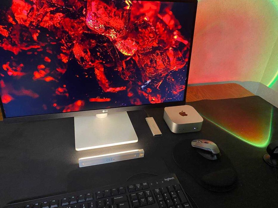Компютер Apple Mac Mini M4 та 4 K LG Retina 27"