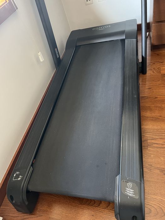 Última semana à venda: Passadeira Domyos T900C dobrável em avaria