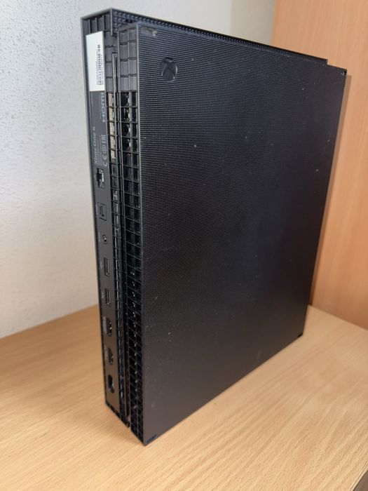 Xbox One X 1TB